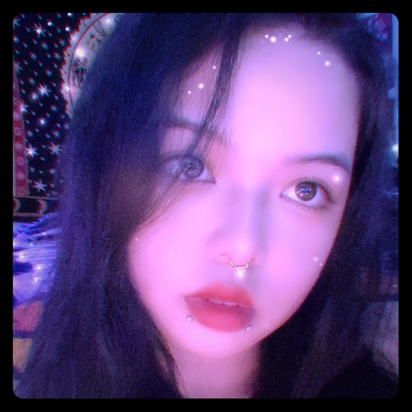 Meet your Posher, Pauline - Picture 1 of 1